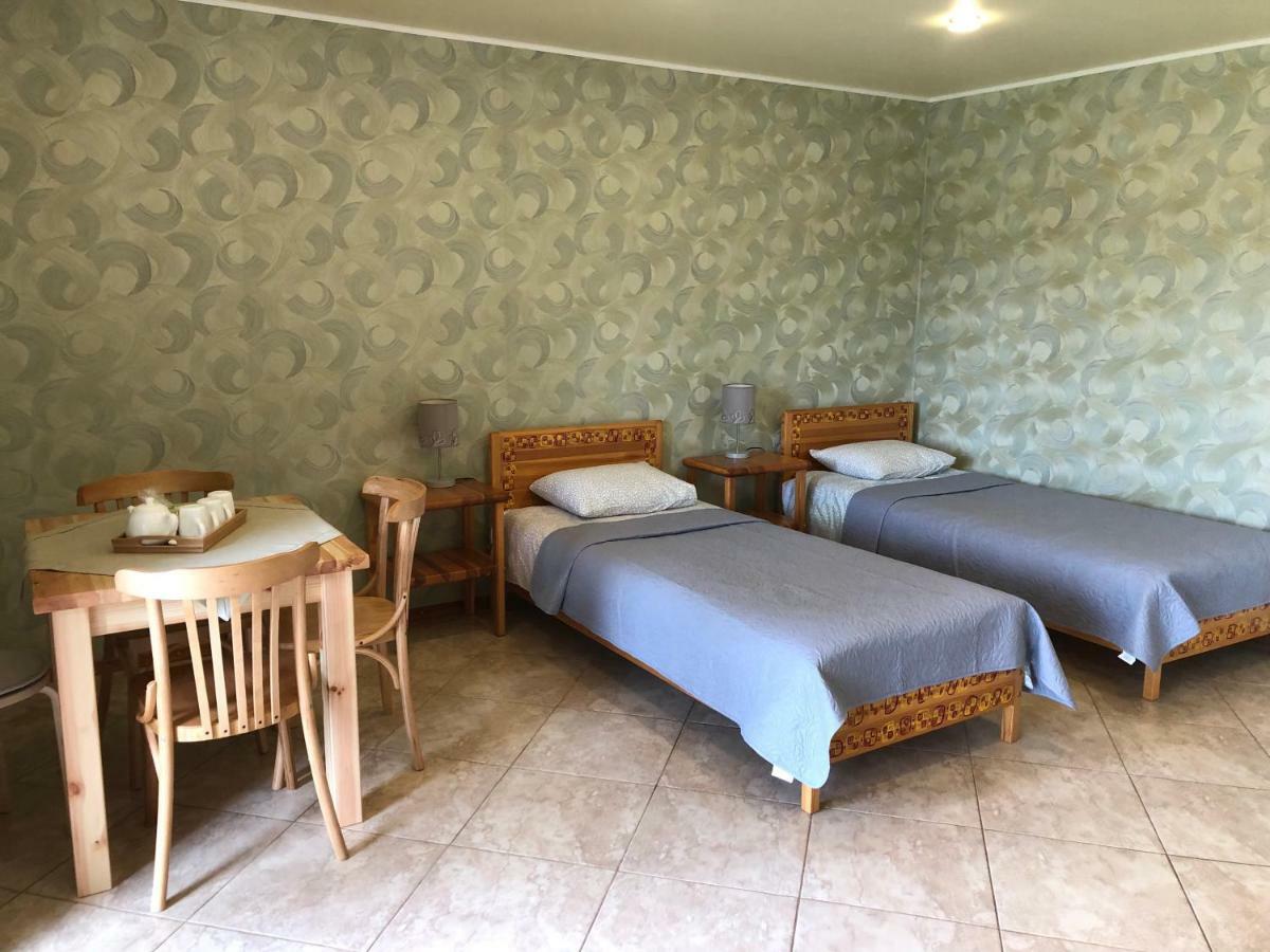 Dzeni Guest House Amatciems Luaran gambar